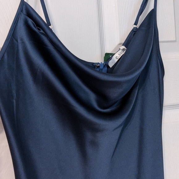 Blue satin dress - Picture 2 of 3